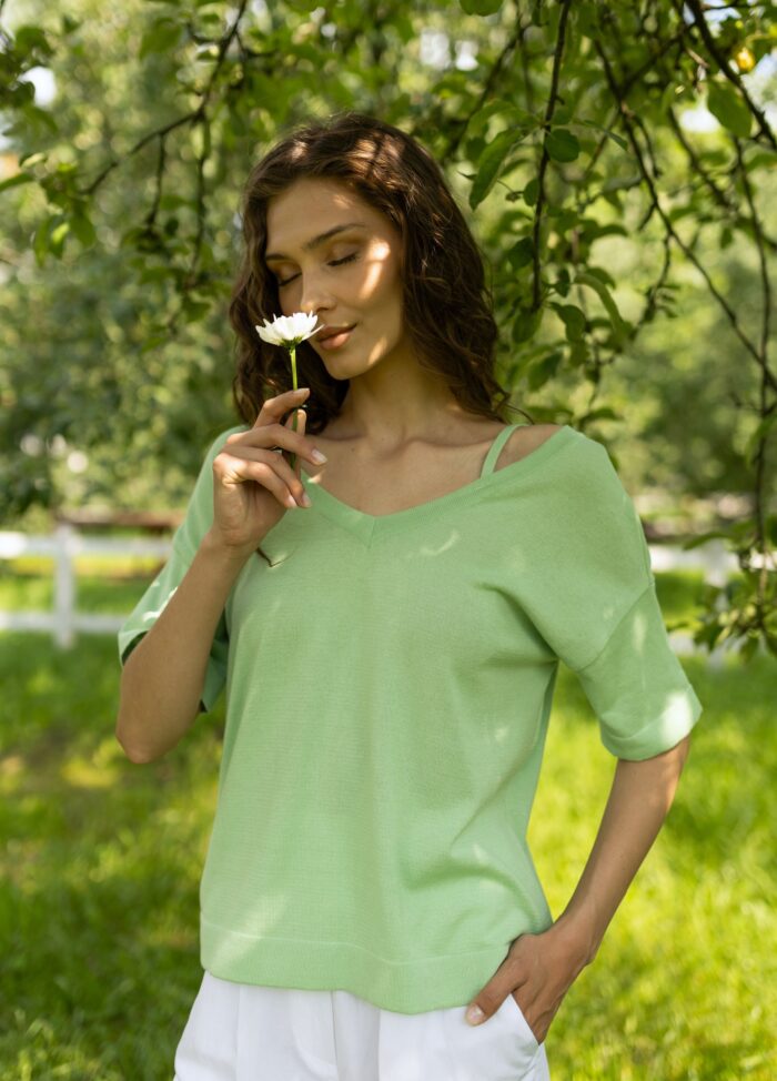 ДЖЕМПЕР САЛАТОВИЙ із 100% бавовни та V-подібним вирізом 5067