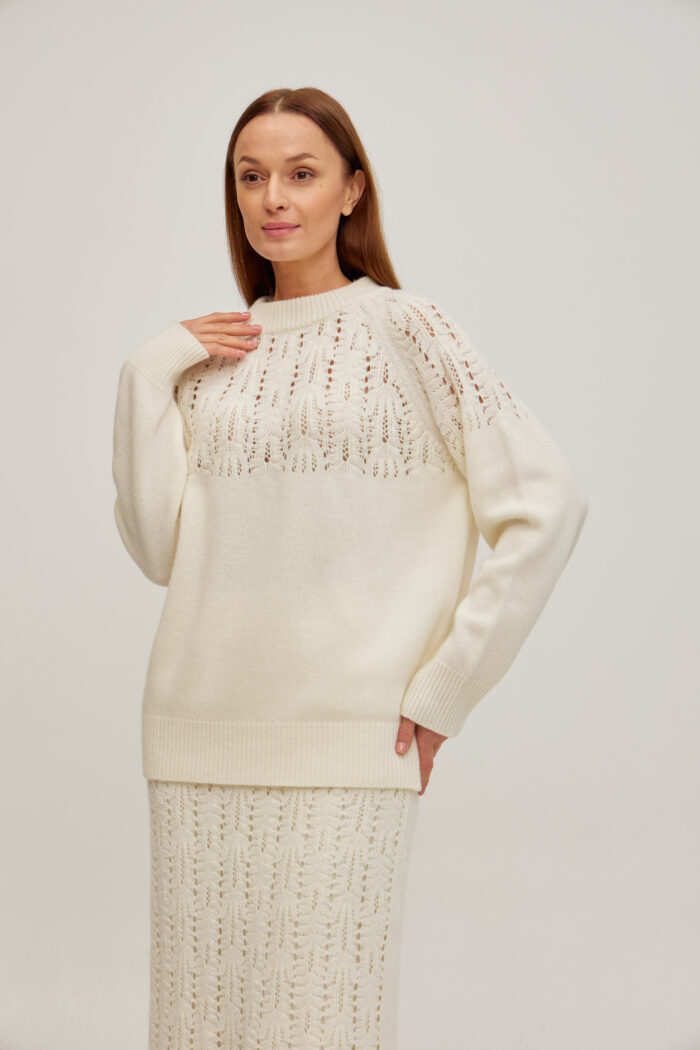 Молочний в’язаний ажурний джемпер з вовни ягняти 5092