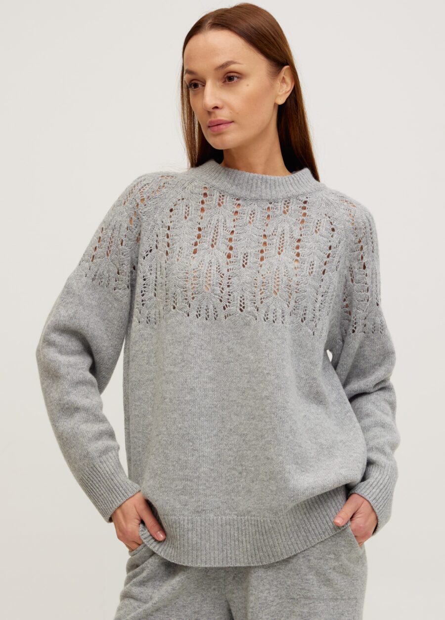Світло-сірий в’язаний ажурний джемпер з вовни ягняти 5092-Осінь-Зима_Одяг_5