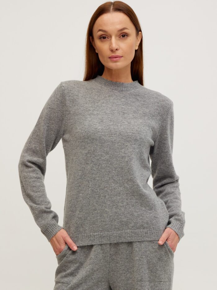 Сірий базовий теплий светр з вовни 5104