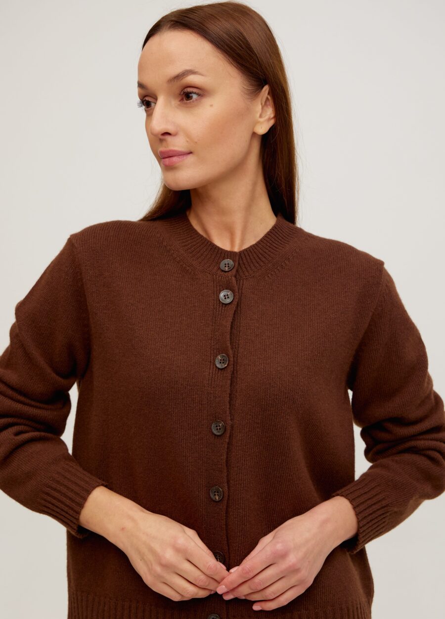 Жіночий базовий шоколадний в’язаний жакет кардиган на ґудзиках 5106-Жакети та Кардигани_Колекції_1