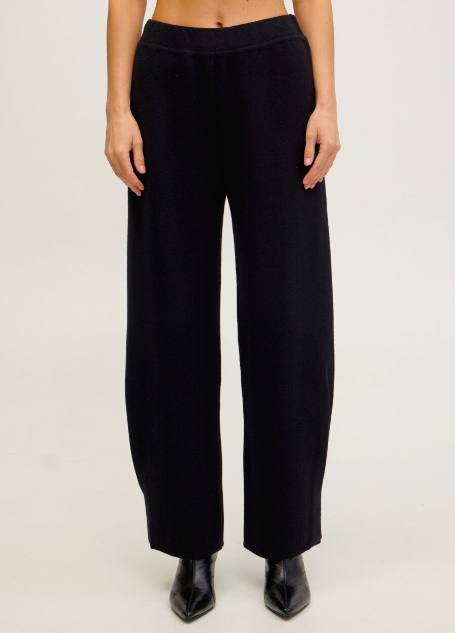Брюки чорні в’язані штани з 100% вовни ягняти із защипами знизу 5123-Колекції_Осінь-Зима_1