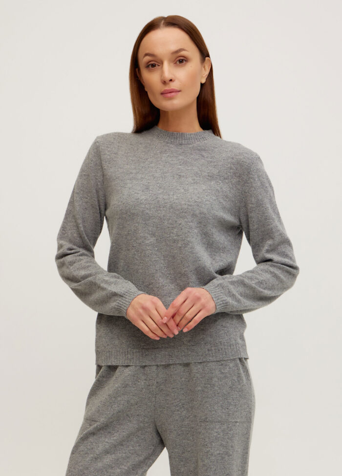 Серый базовый теплый свитер из шерсти 5104
