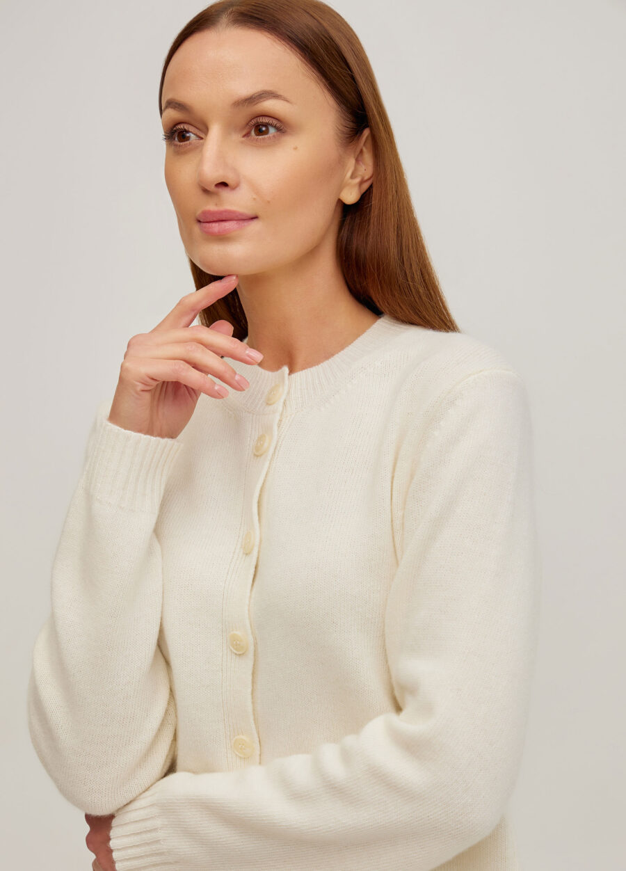 Жіночий базовий молочний в’язаний жакет кардиган на ґудзиках 5106-Жакети та Кардигани_Колекції_2