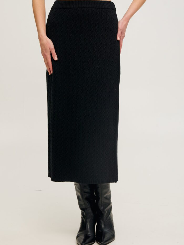 СПІДНИЦЯ ЧОРНА міді косами з вовни 4078