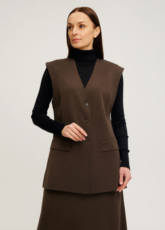 ЖИЛЕТ КОРИЧНЕВИЙ вовняний на ґудзиками 5105