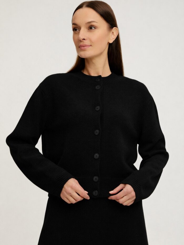 ЧОРНИЙ ЖАКЕТ ЗІ 100% ВОВНИ ЯГНЯТИ НА ГУДЗИКАХ 5140