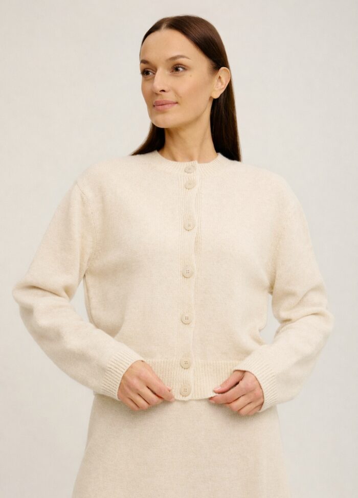 МОЛОЧНЫЙ ЖАКЕТ ИЗ 100% ШЕРСТИ ЯГНЕНКА НА ПУГОВИЦАХ 5140