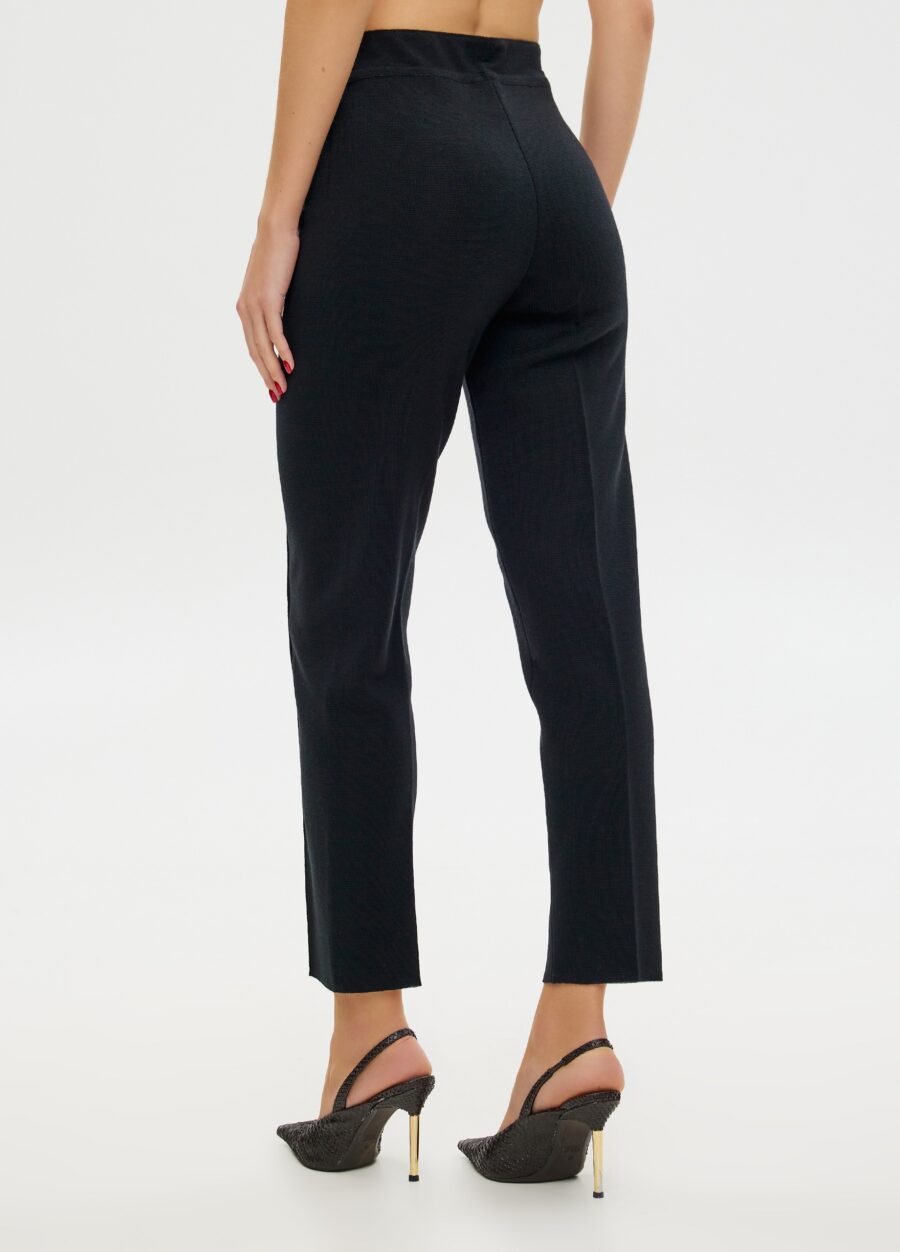 Костюм жакет на ґудзиках та брюки прямого крою зі стрілками чорний-Колекції_Костюми_8